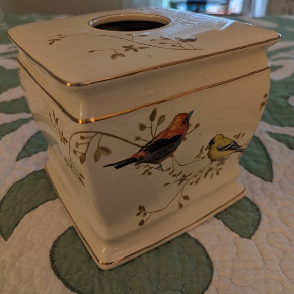 Belk Ceramic Tissue Box Cover with Bird Motif - Picture 6 of 6